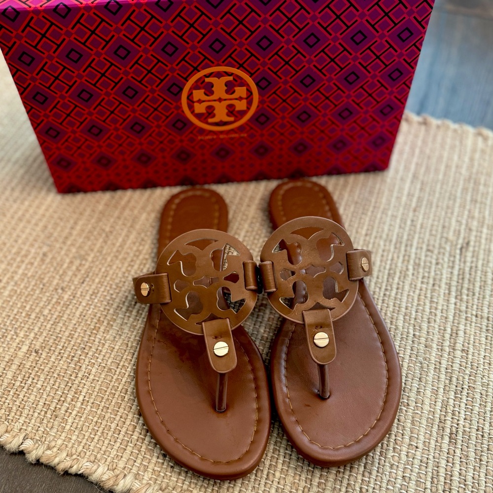 Tory Burch Miller Dupes, size 7